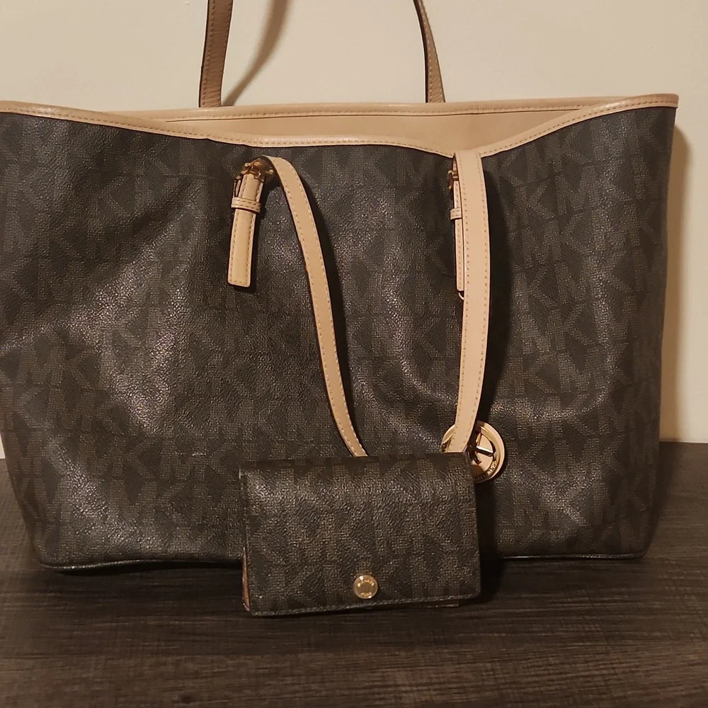 Purse - Picture 3 of 7